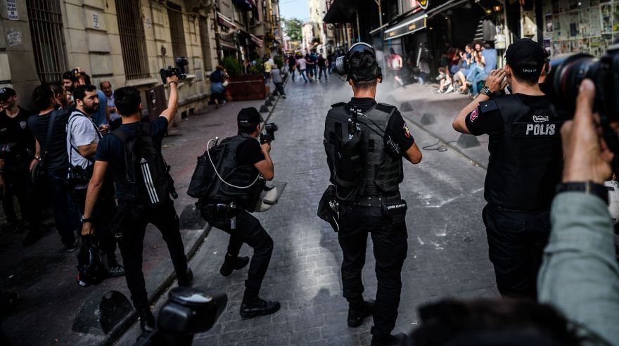 Terrible represión policial / AFP / OZAN KOSE