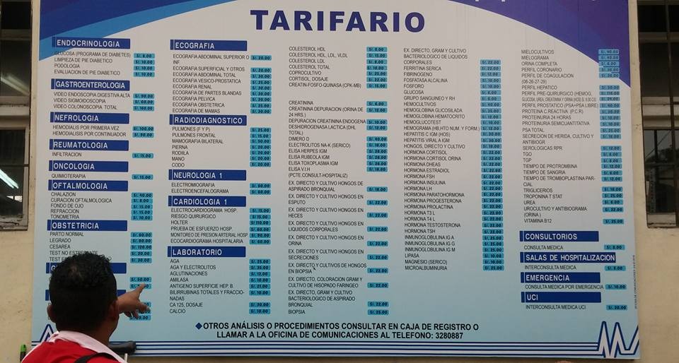 No hay letreros sobre derechos de pacientes, pero el Hospital Dos de Mayo tiene un tarifario de costos. Foto: Marlon Castillo