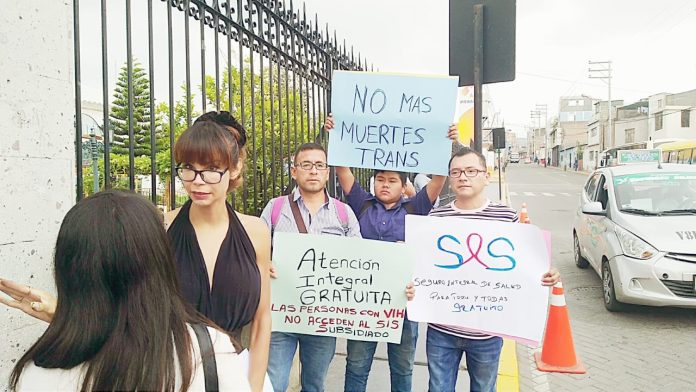 Protesta en municipio de Arequipa por negar SIS / Conexión Vida